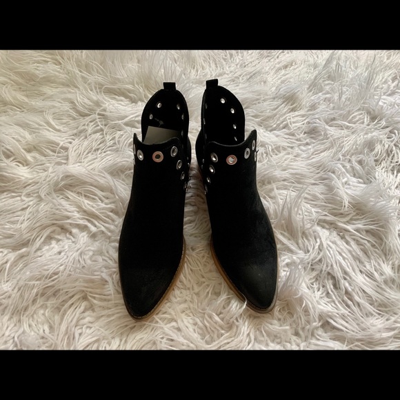 WANTED Rivet ankle booties - Picture 3 of 8